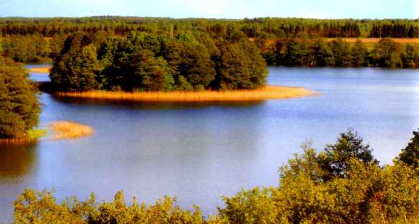 Belarus_National_park_Braslavskiye_Lakes_overview