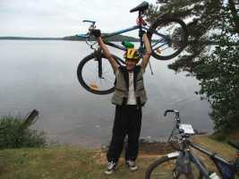 Belarus_Lake_Drut_Tourist